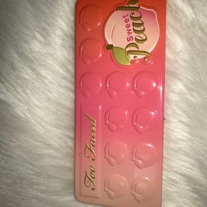 Sweet Peach Eyeshadow Palette